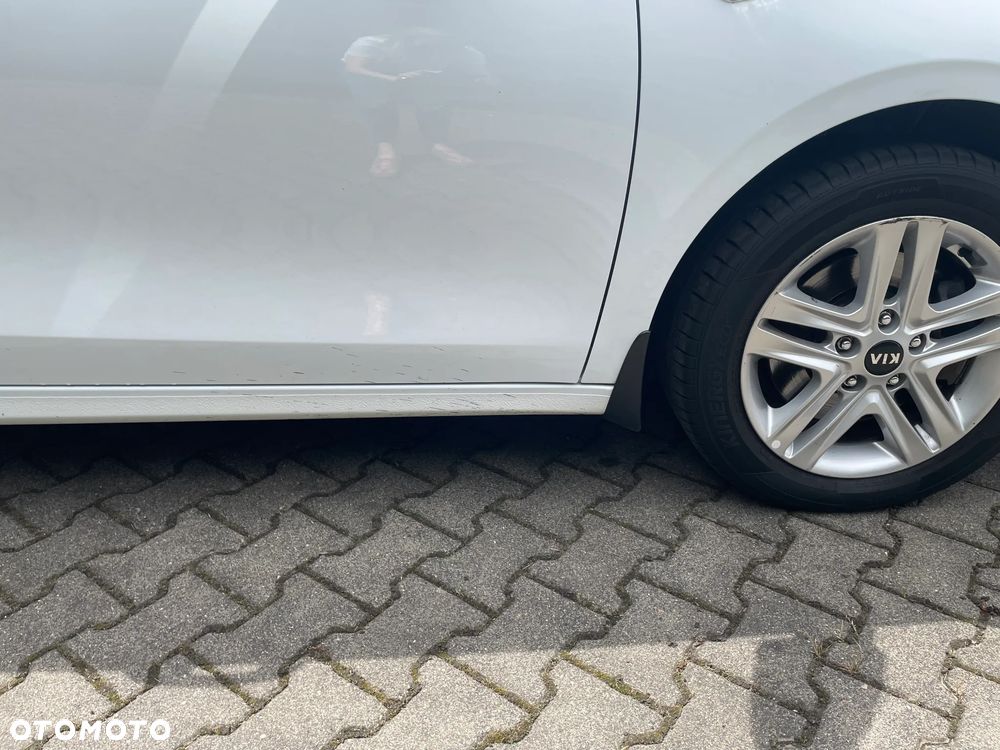 Kia Ceed 1.5 T-GDI M - 12