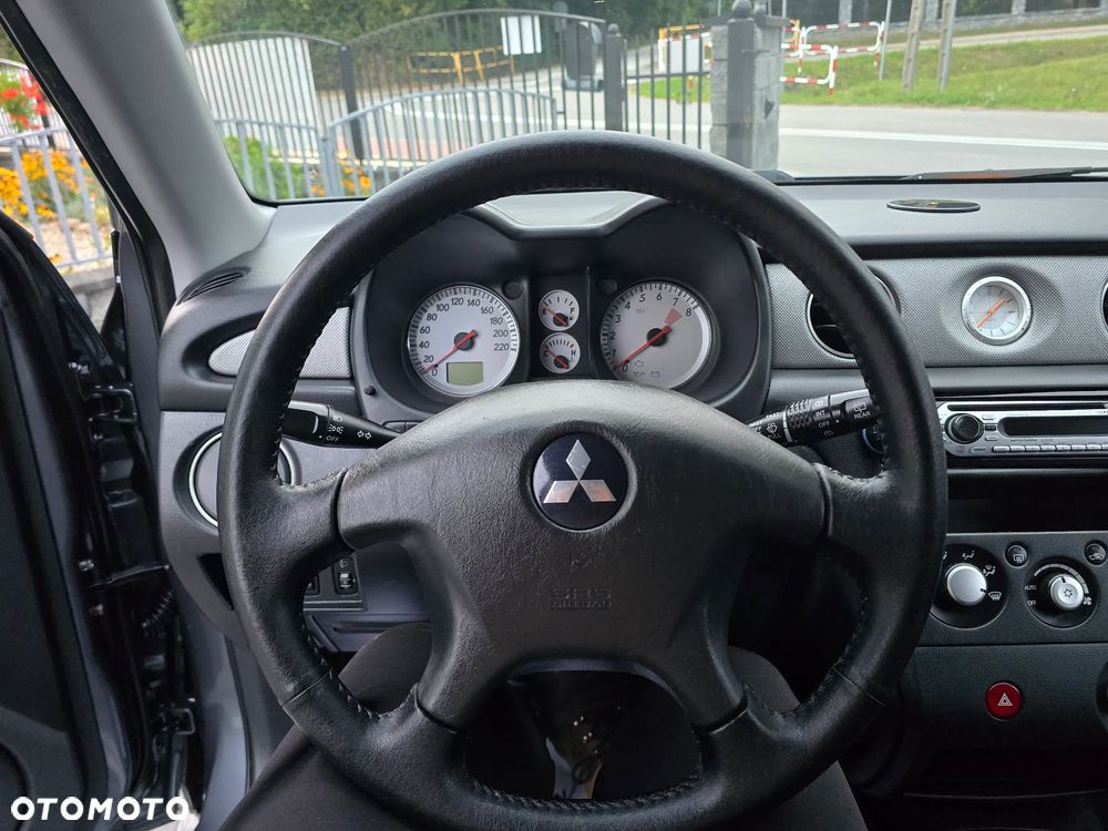 Mitsubishi Outlander 2.0 2WD Invite - 32
