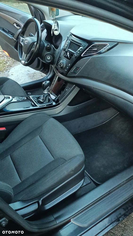 Hyundai i40 Kombi blue 1.6 Family - 4