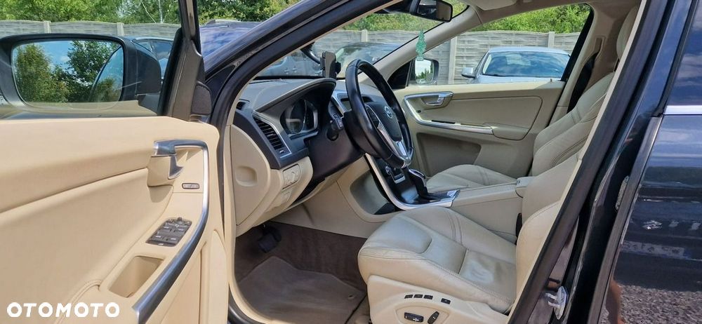 Volvo XC 60 D5 AWD Geartronic Summum - 19