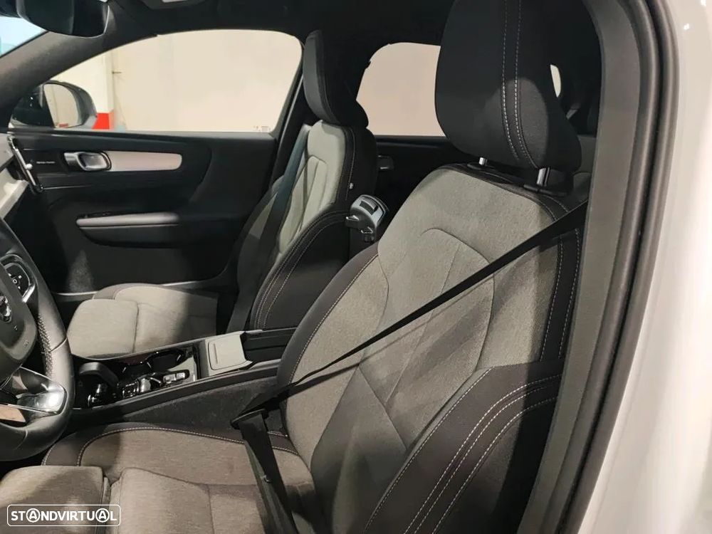 Volvo XC 40 1.5 T2 Plus Dark Auto - 5