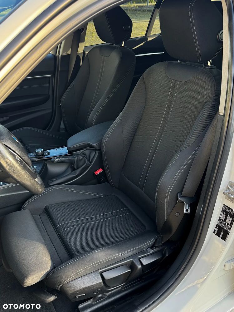 BMW Seria 3 318i Sport Line - 21
