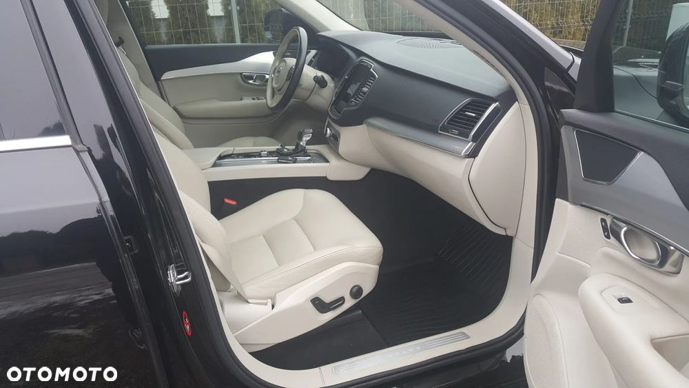 Volvo XC 90 T5 AWD Momentum - 12