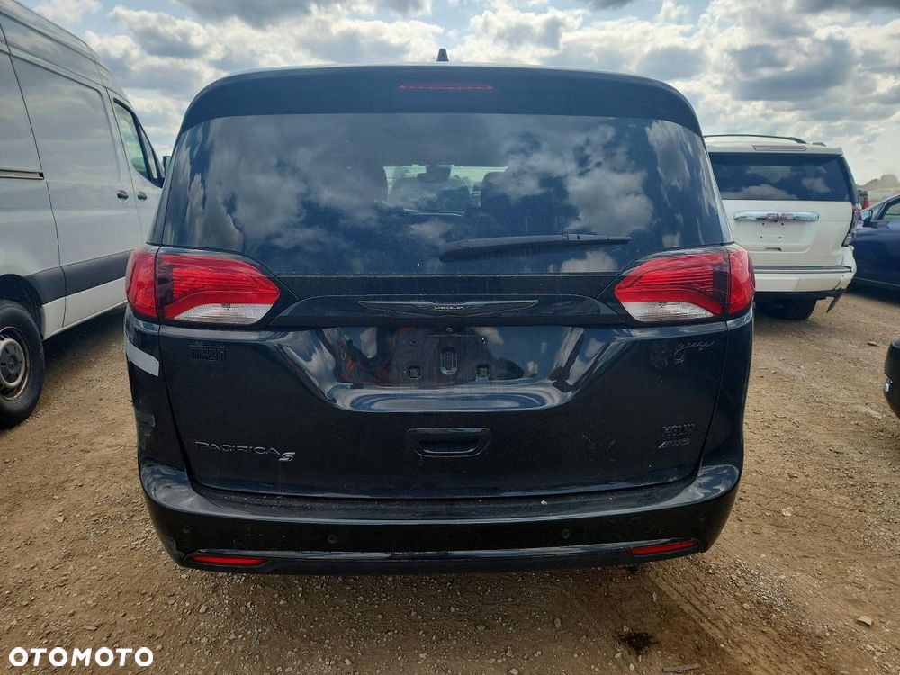 Chrysler Pacifica - 7