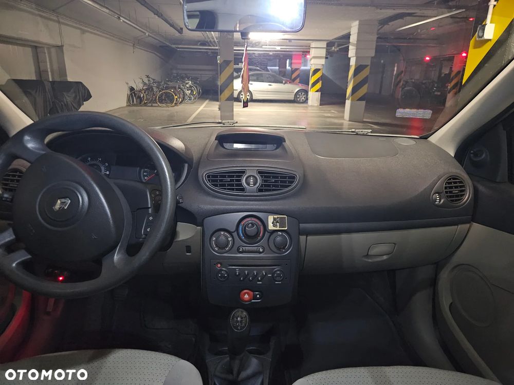Renault Clio 1.4 16V Authentique - 13