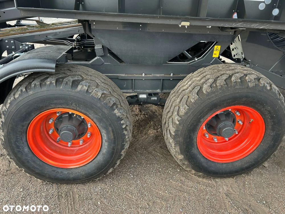 Claas 660 tys netto Claas Quadrant 4200 - 11