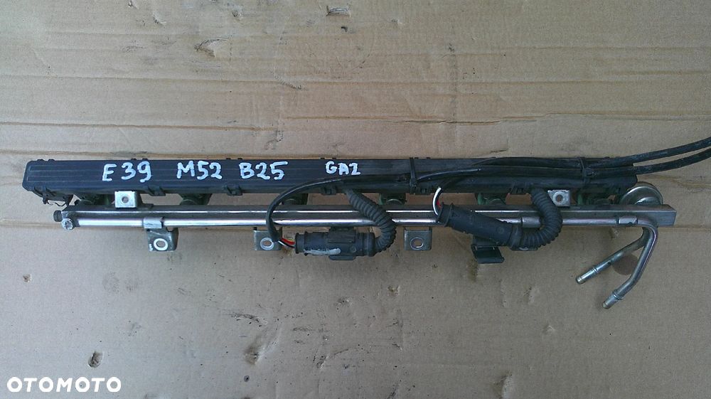 BMW E39 2.5 BEN LISTWA WTRYSKOWA - 2