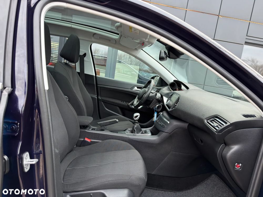 Peugeot 308 1.6 BlueHDi Allure S&S - 27