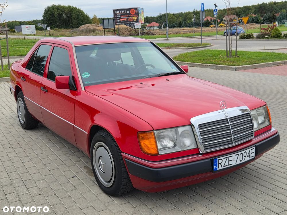 Mercedes-Benz W124 1992 photo 5