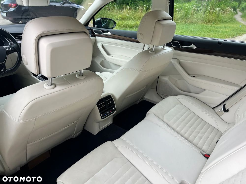 Volkswagen Passat 2.0 TDI BMT 4Mot Highline DSG - 12