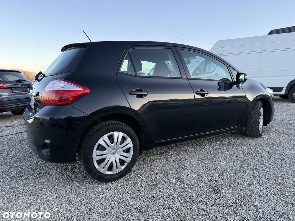 Toyota Auris - 4
