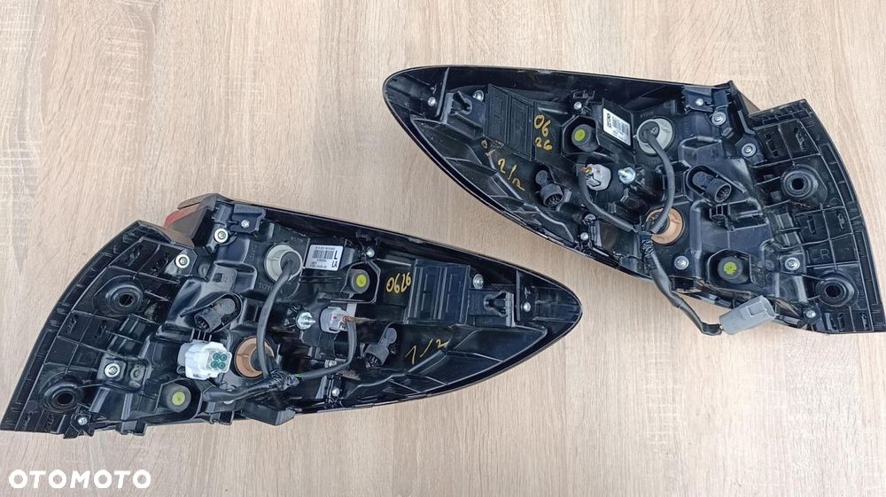LAMPA TYLNA LEWA PRAWA TYŁ 2 SZT. LAMPY TOYOTA C-HR CHR 1.8 HYBRYDA - 4