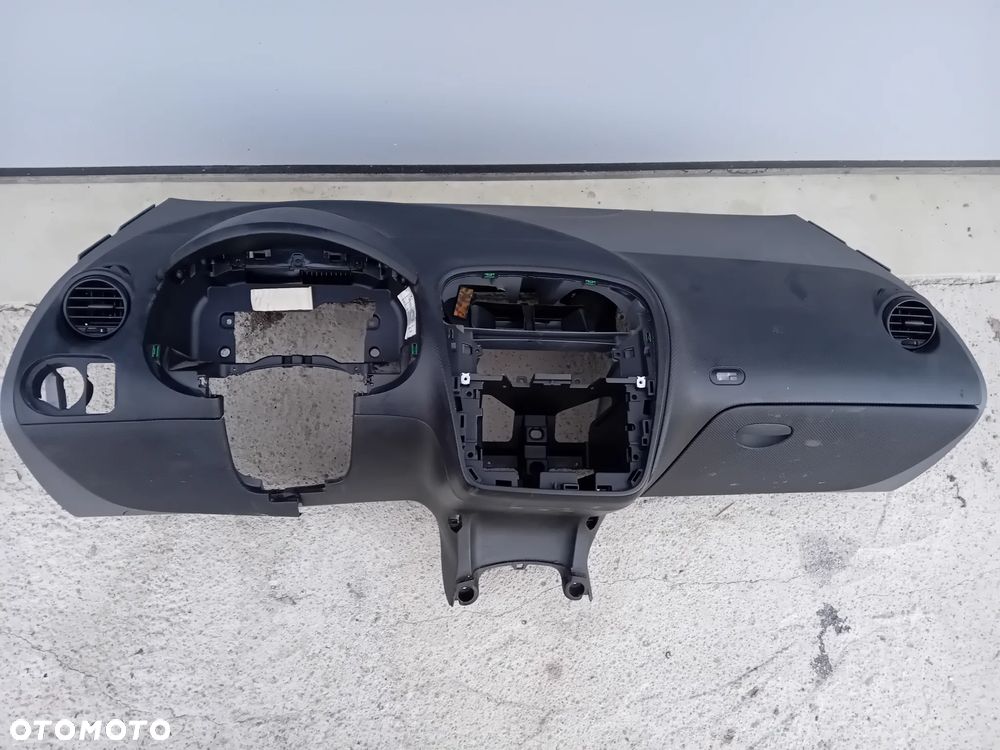 Deska rozdzielcza konsola SEAT LEON II ALTEA