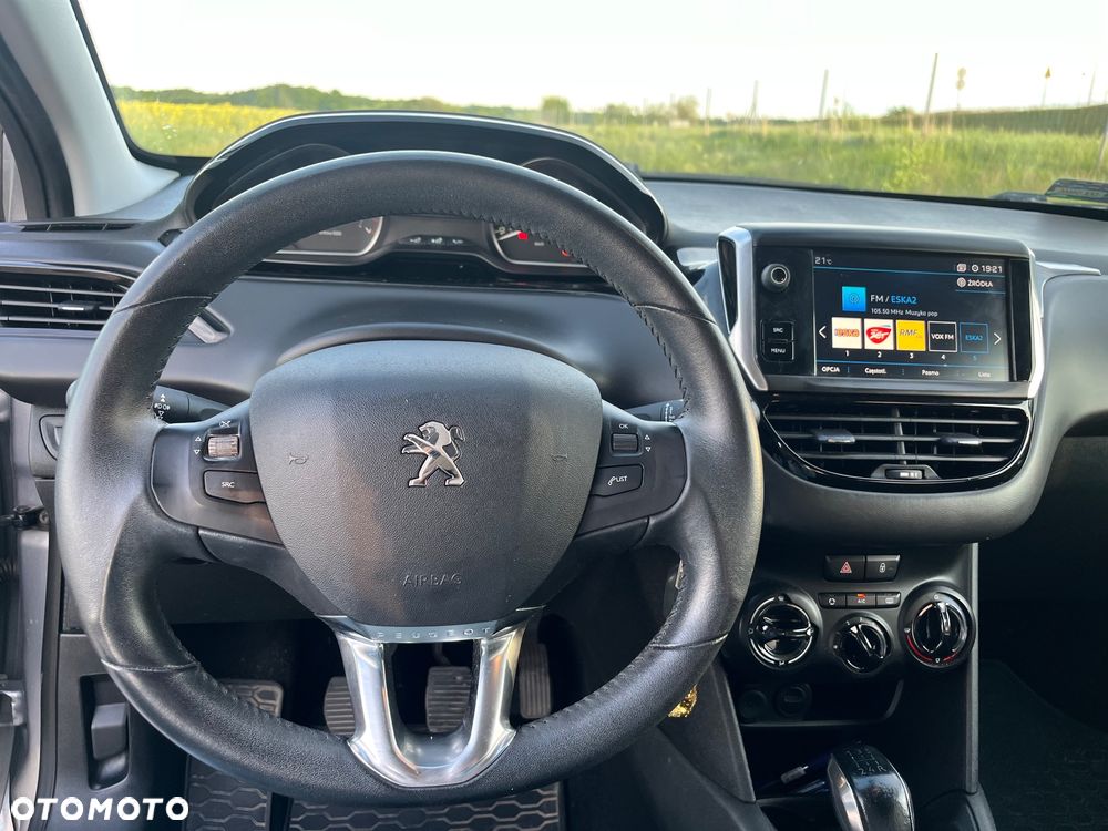 Peugeot 208 1.2 PureTech GPF Signature S&S - 7