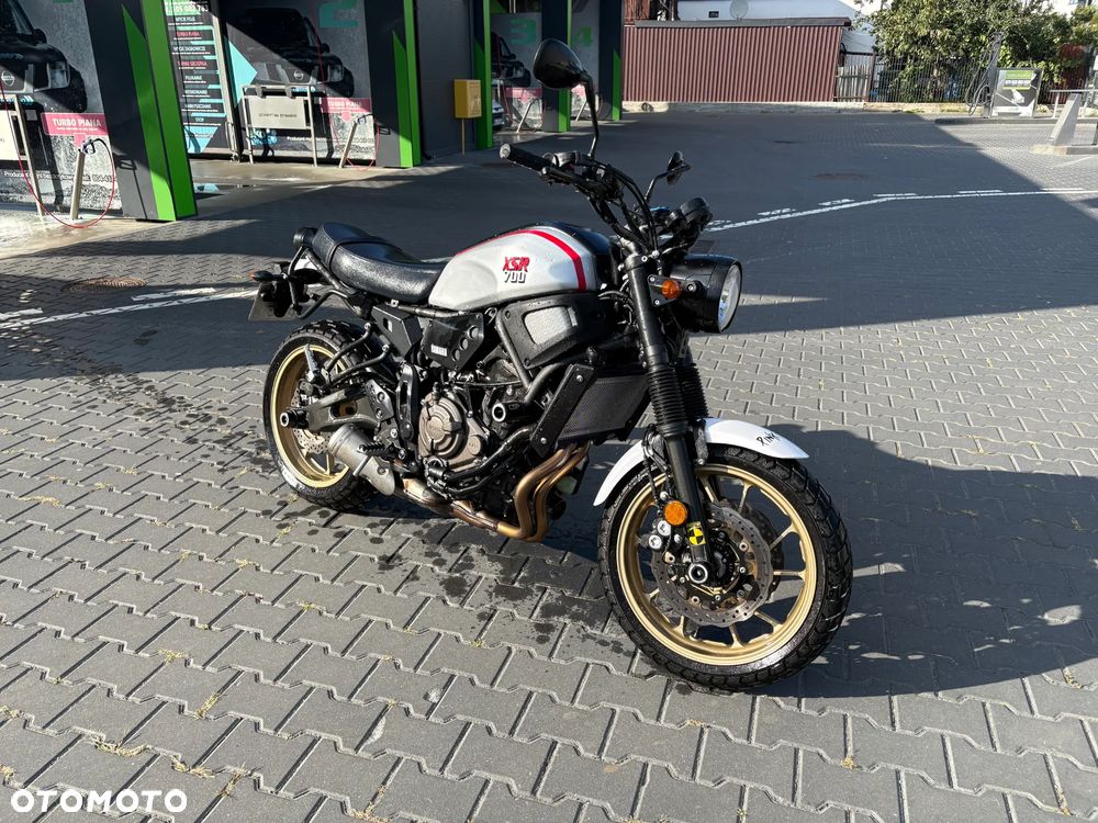 Yamaha XSR - 9