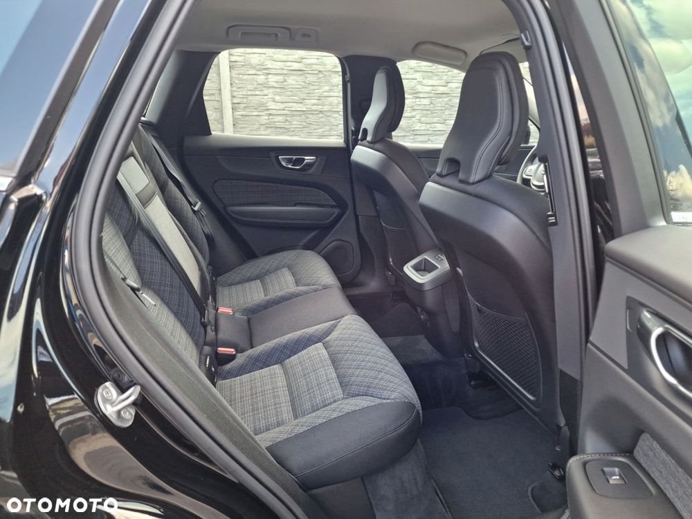 Volvo XC 60 B4 D AWD Core - 22