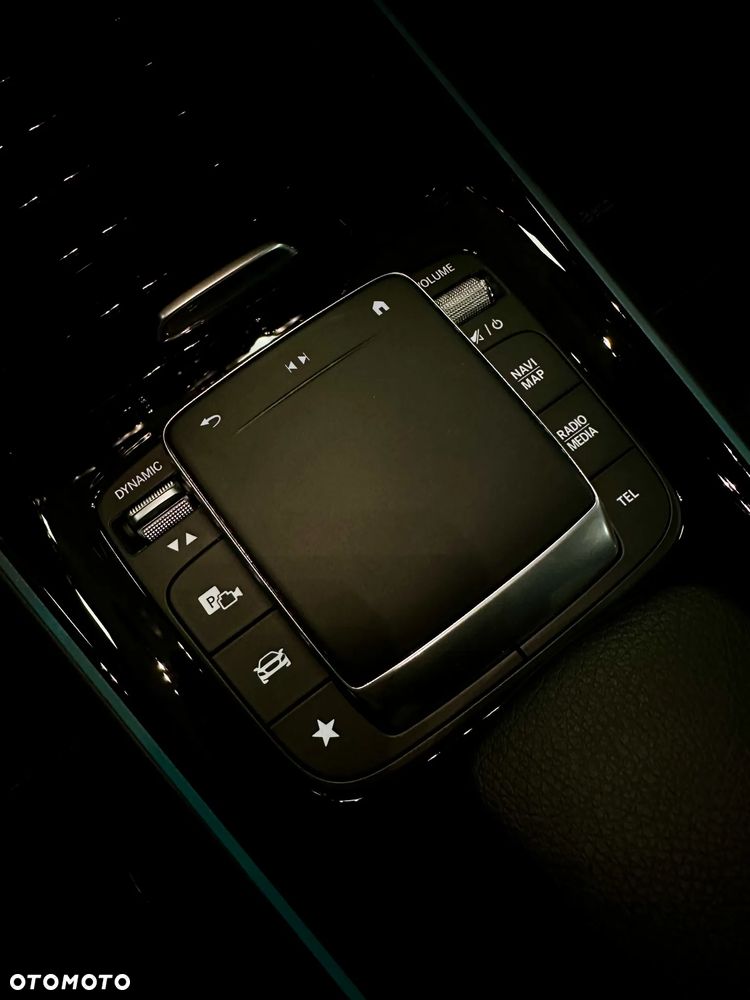 Mercedes-Benz GLB 200 7G-DCT - 20
