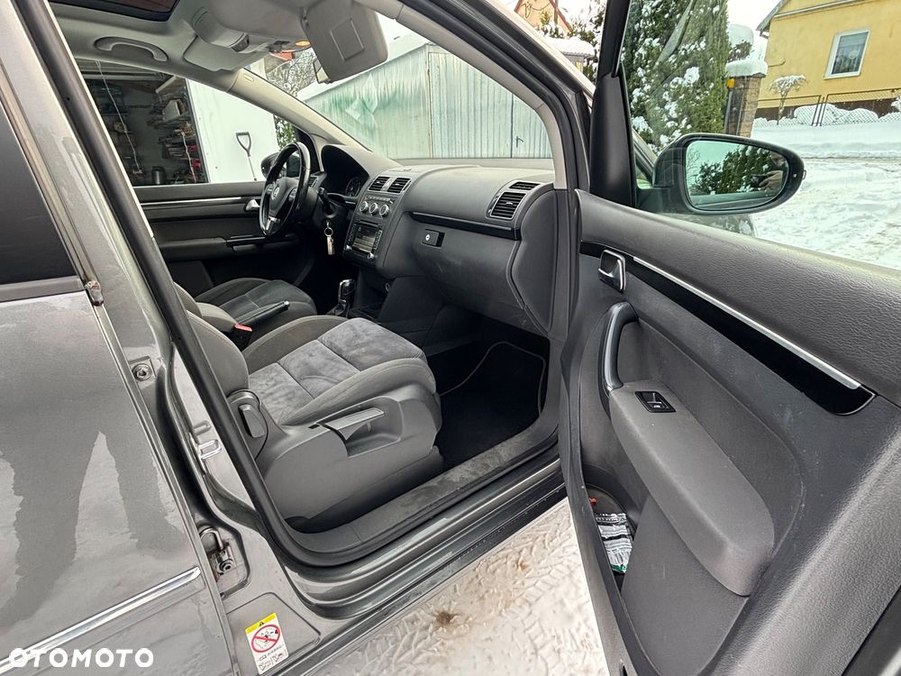 Volkswagen Touran 2.0 TDI DPF Highline DSG - 21