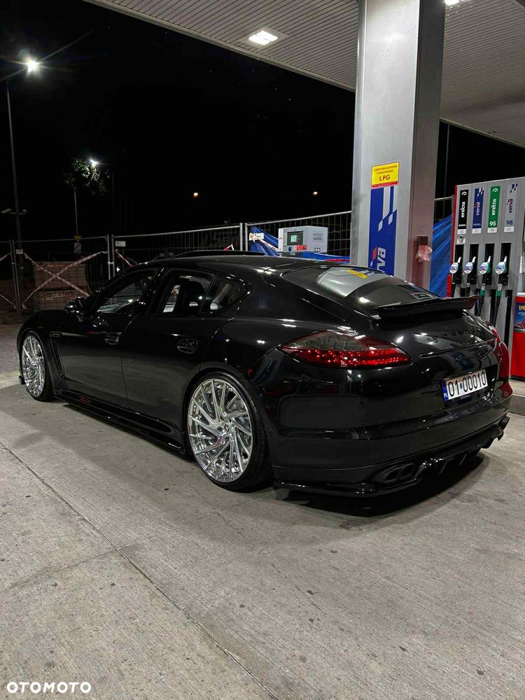 Porsche Panamera 4S - 22