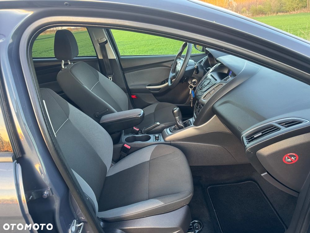 Ford Focus 1.6 Edition - 23