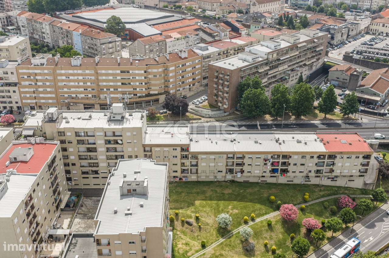 Apartamento T3 Renovado convertido em T2 - Grande imagem: 2/25