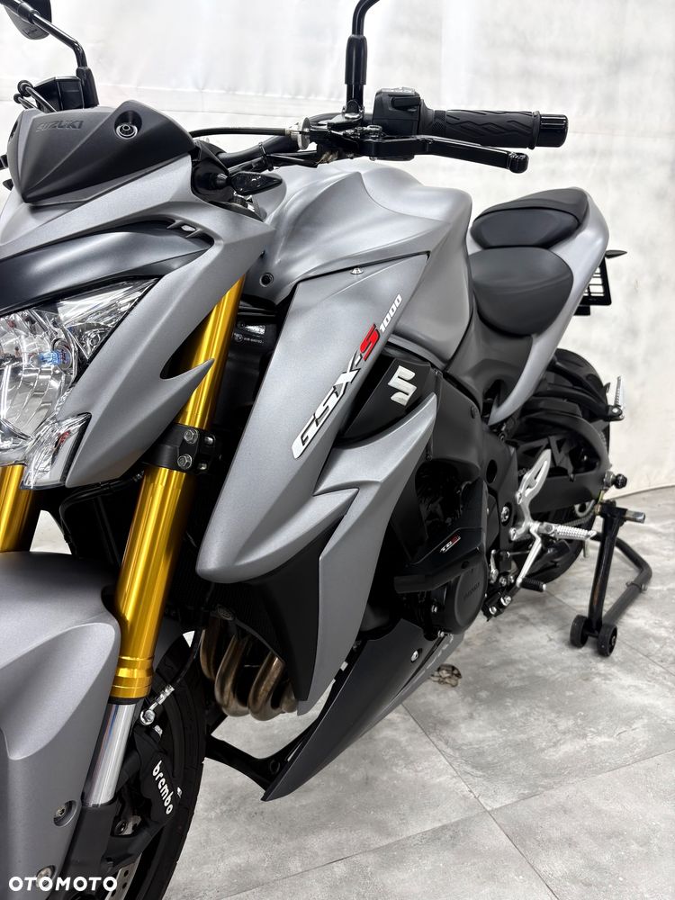Suzuki GSX 1000 - 3