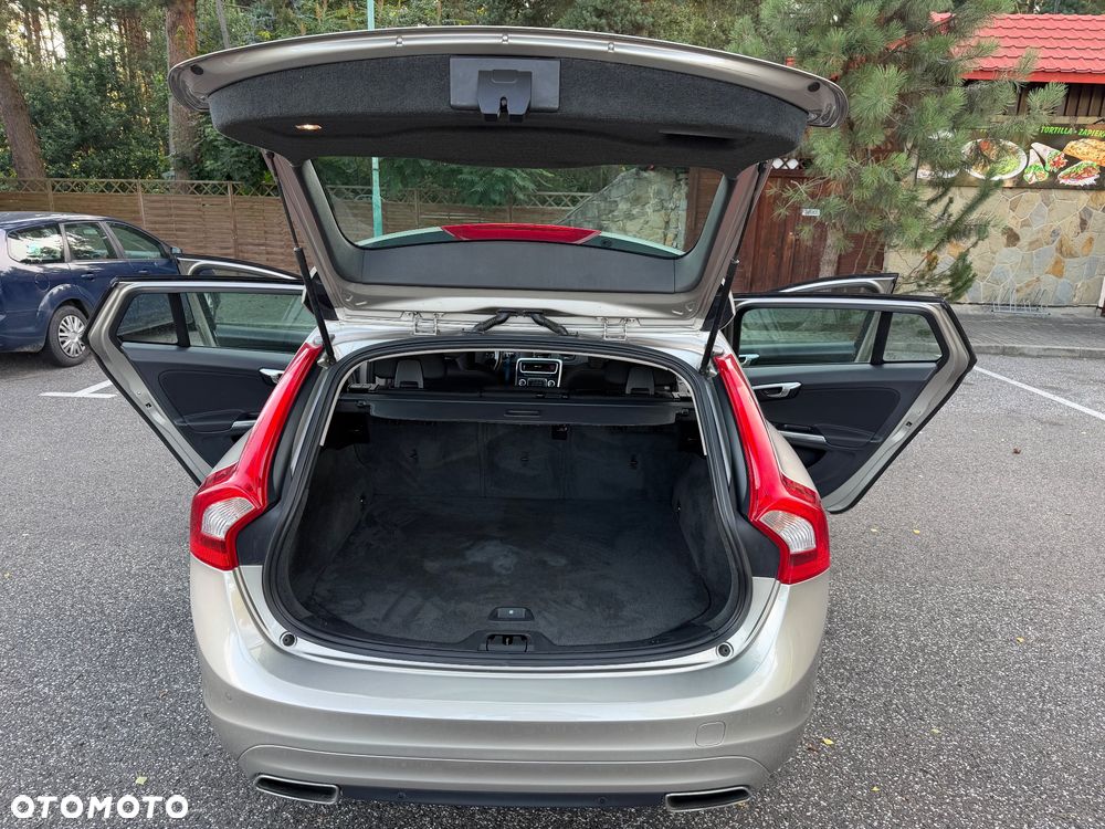 Volvo V60 D4 Drive-E Momentum - 12