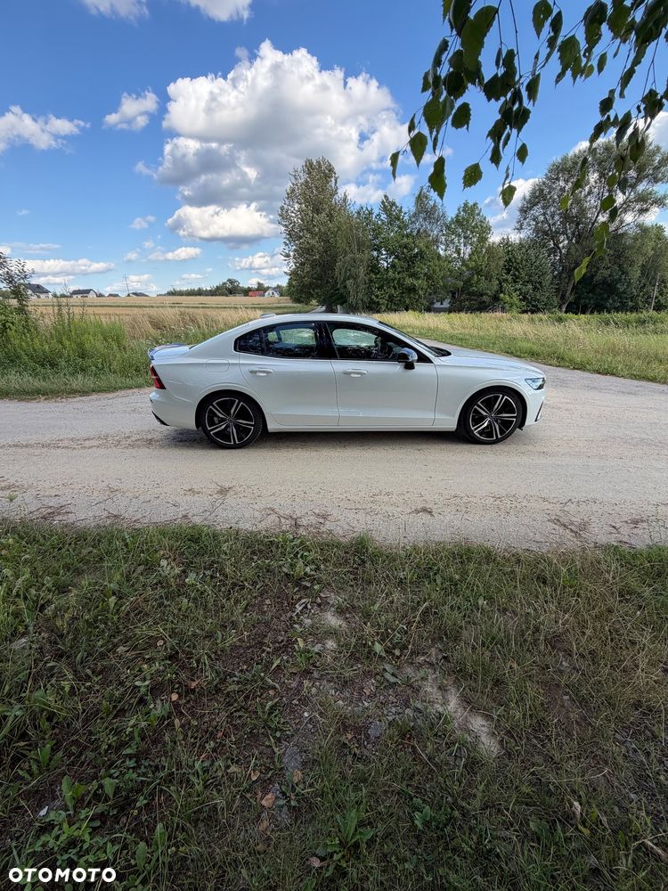 Volvo S60 T4 R-Design - 3