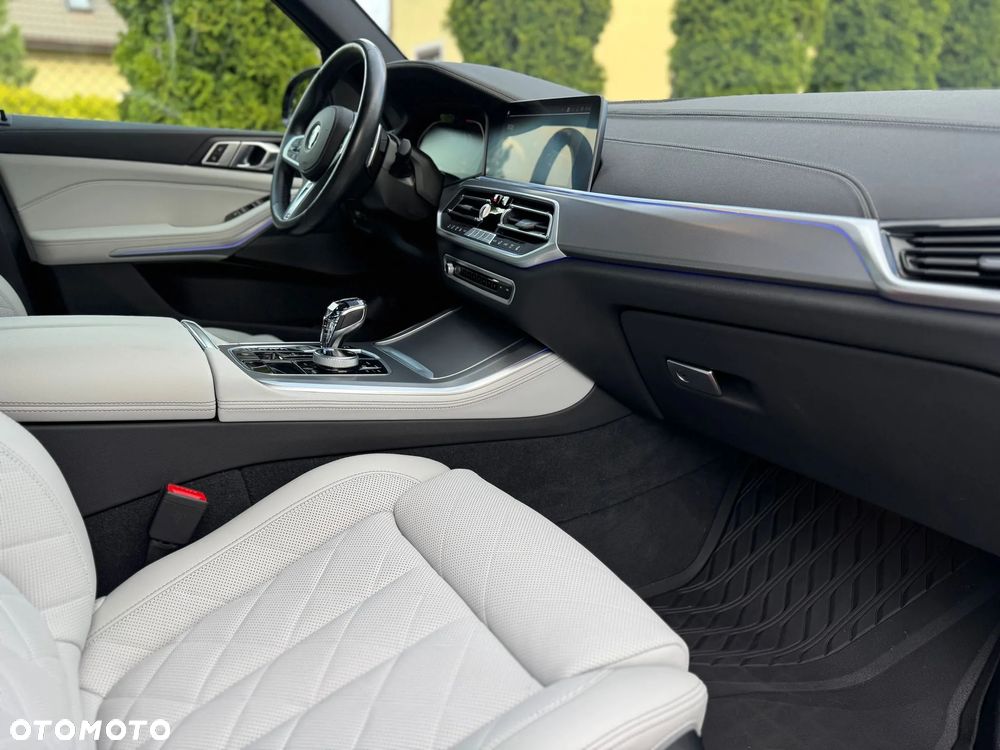 BMW X5 xDrive40i - 22