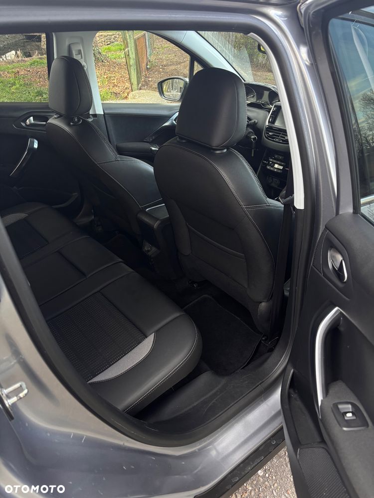 Peugeot 2008 1.2 VTi Allure - 21