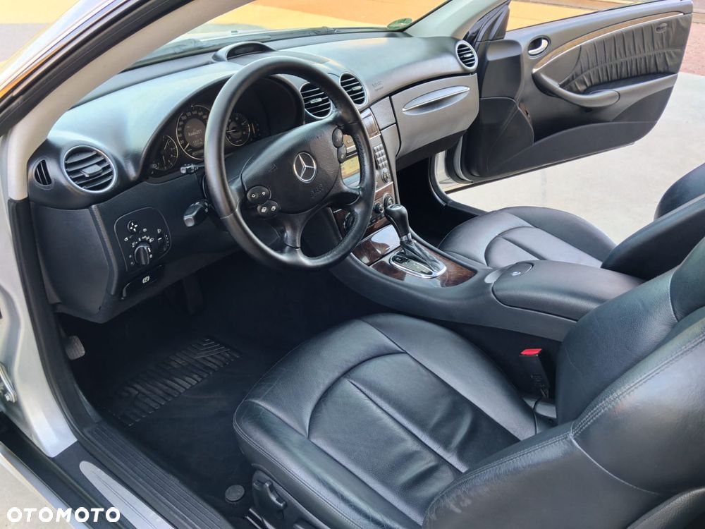 Mercedes-Benz CLK 320 CDI 7G-TRONIC Elegance - 22