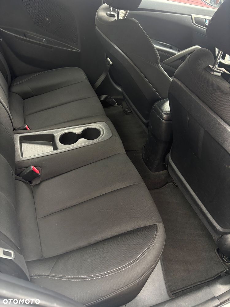 Hyundai Veloster 1.6 GDI Style - 11