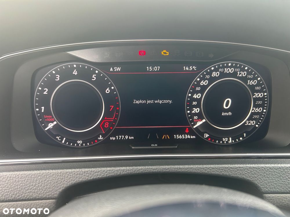 Volkswagen Golf - 22