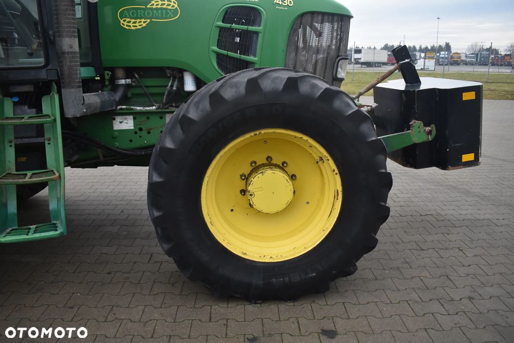 John Deere 7430 - 11