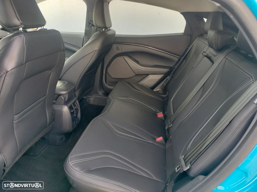 Ford Mustang Mach-E AWD PREMIUM - 11