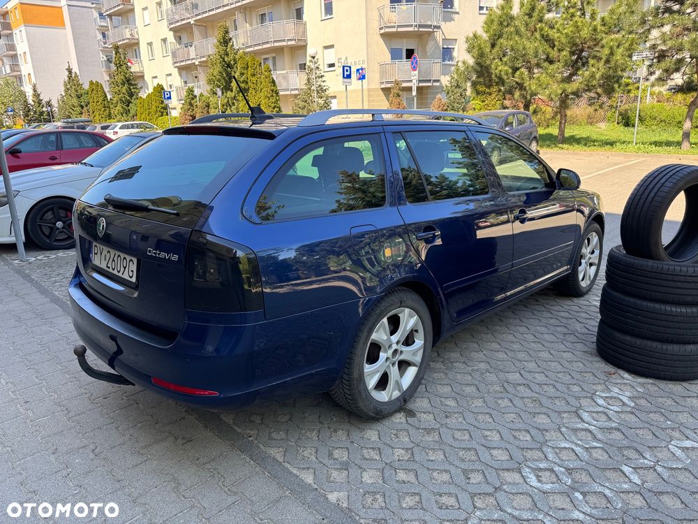 Skoda Octavia 2.0 TDI Elegance DSG - 4