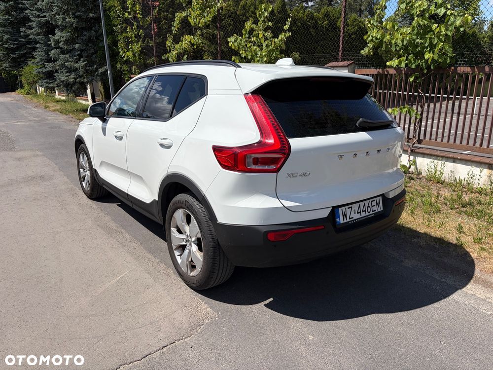 Volvo XC 40 T3 Momentum - 4
