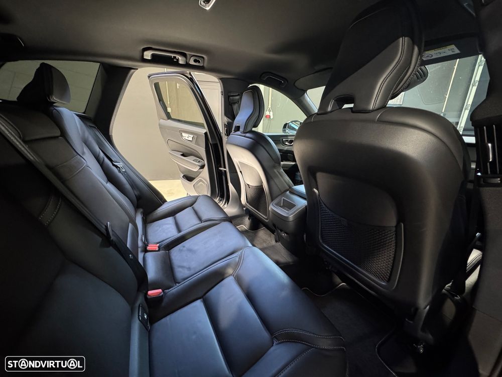 Volvo XC 60 2.0 B4 R-Design Geartronic - 21