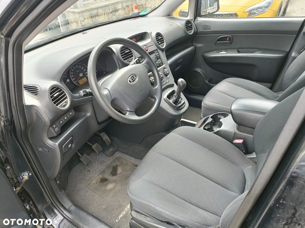 Kia Carens 2.0 EX - 11