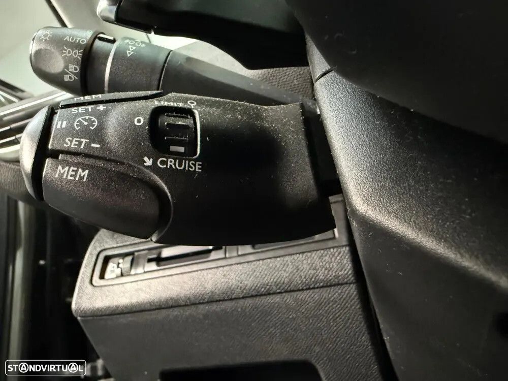 Peugeot 3008 1.2 PureTech Allure EAT8 - 10