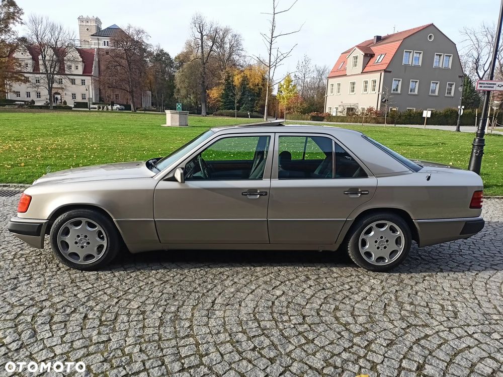 Mercedes-Benz W124 (1984-1993) - 34