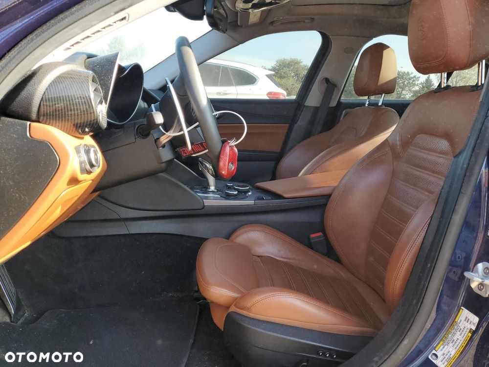 Alfa Romeo Giulia - 7