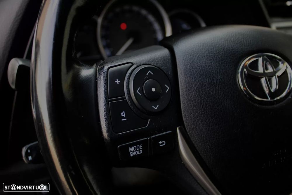 Toyota Auris 1.4 D-4D Exclusive+Navi - 17