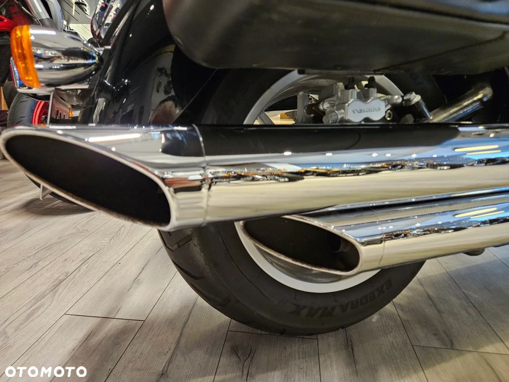 Suzuki Intruder - 19