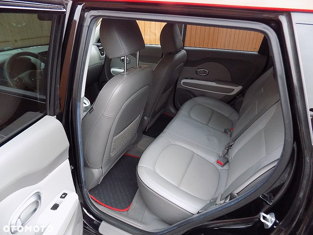 Kia Soul Plug - 6