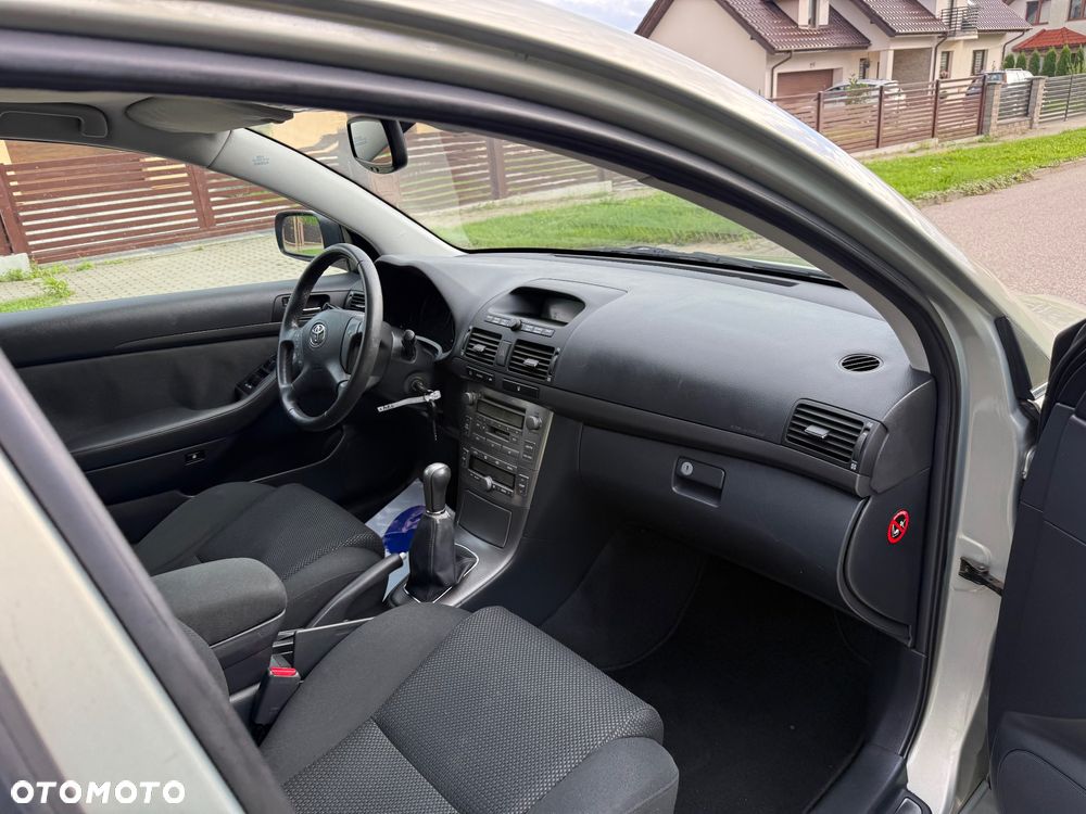 Toyota Avensis - 9