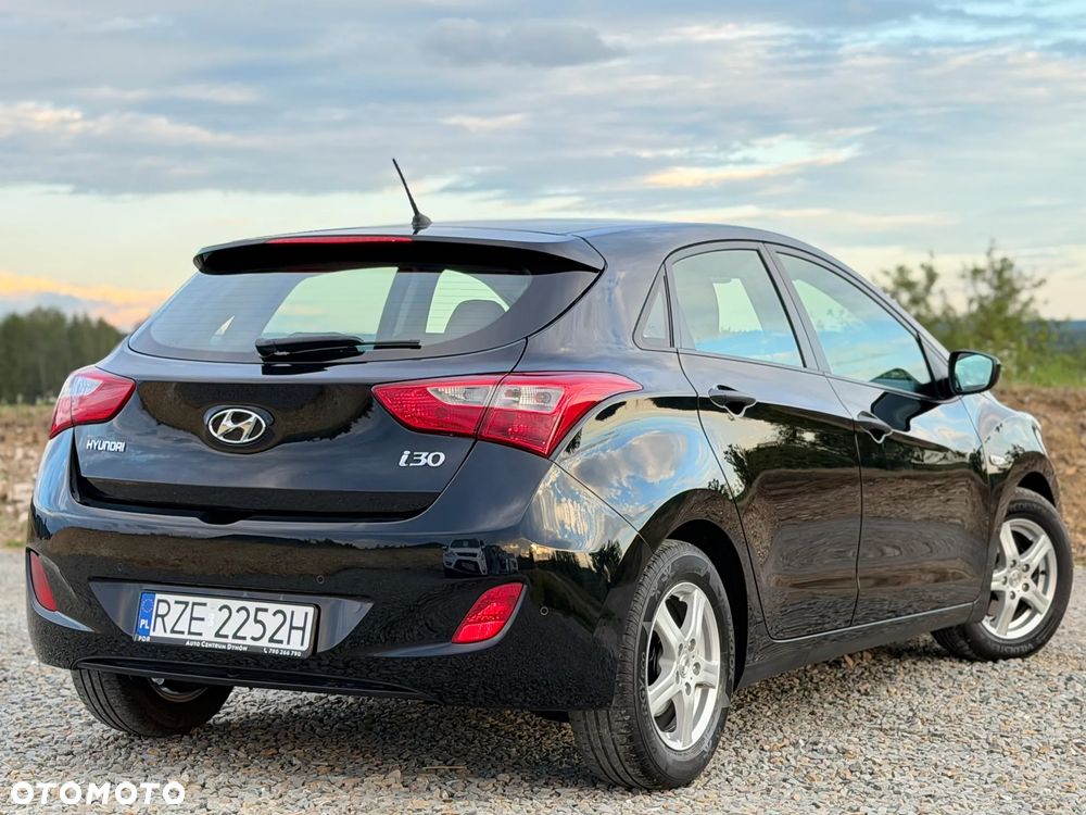 Hyundai i30 1.4 Classic + - 14