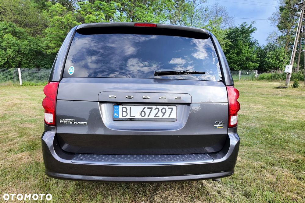 Dodge Grand Caravan - 8