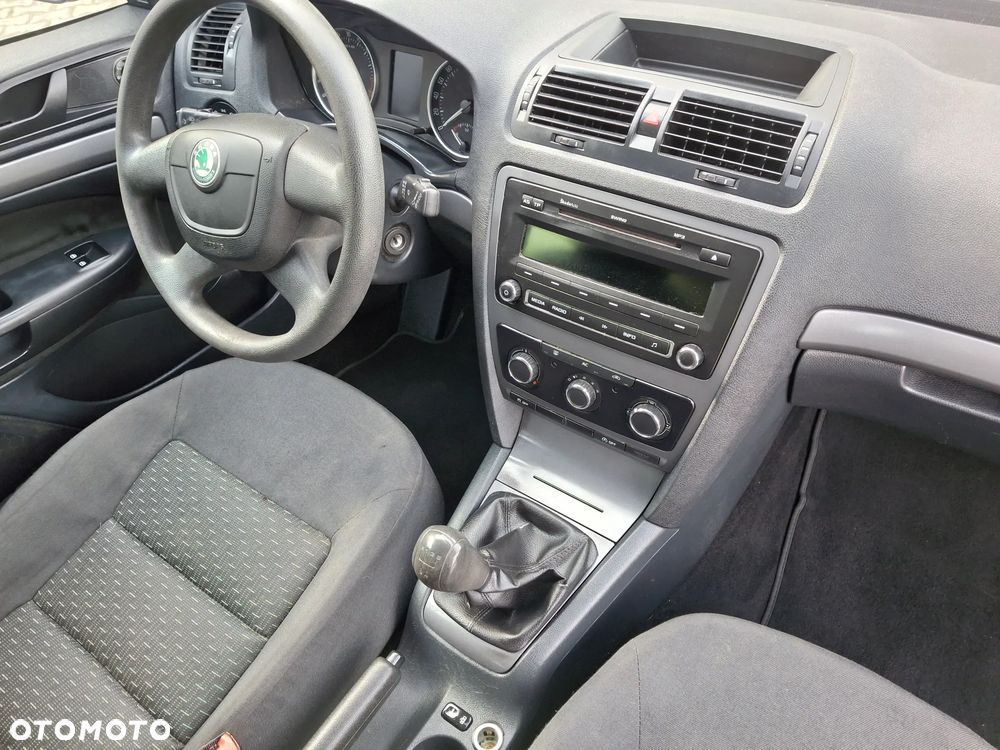 Skoda Octavia 1.6 TDI DPF Ambiente - 23