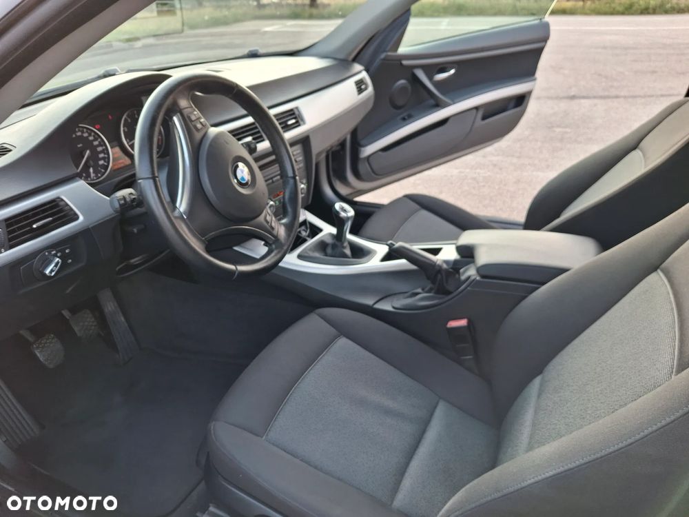 BMW Seria 3 320i - 18